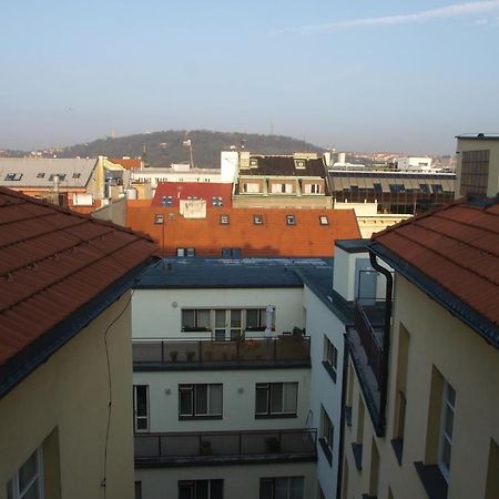 Church Pension Praha - Husuv Dum Eksteriør bilde