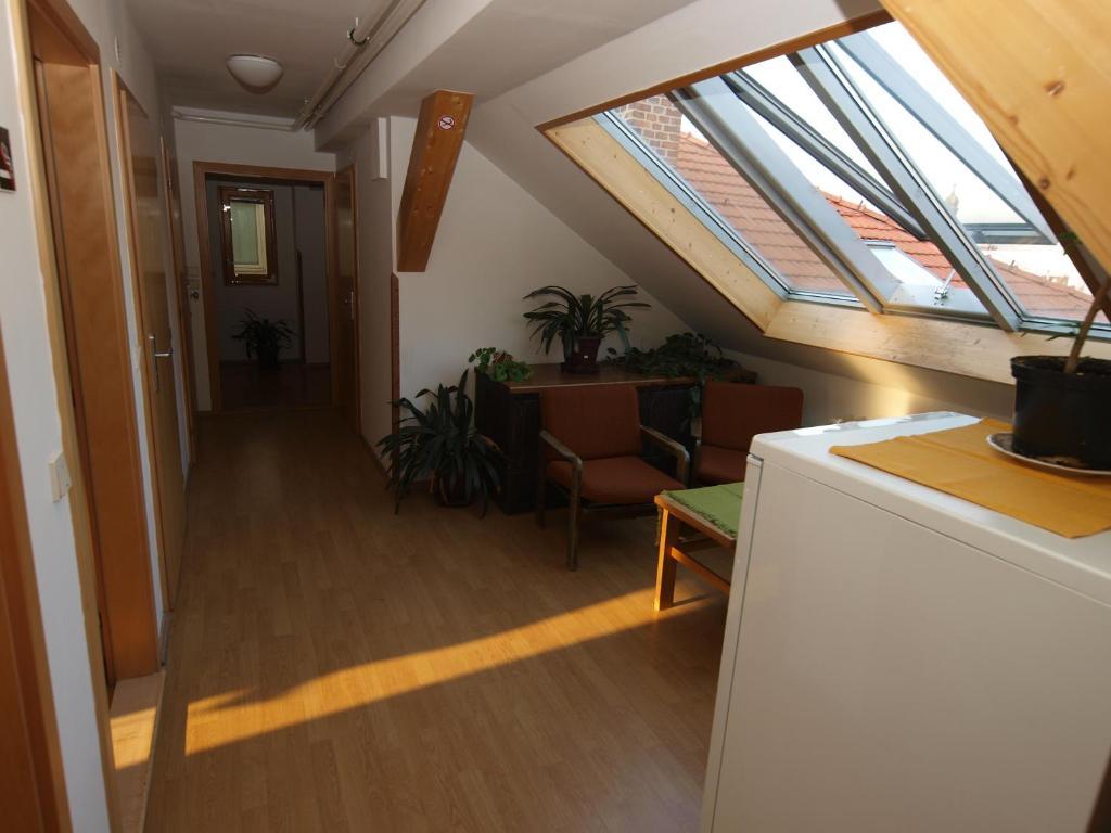 Church Pension Praha - Husuv Dum Rom bilde