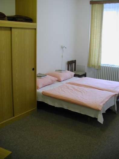 Church Pension Praha - Husuv Dum Rom bilde