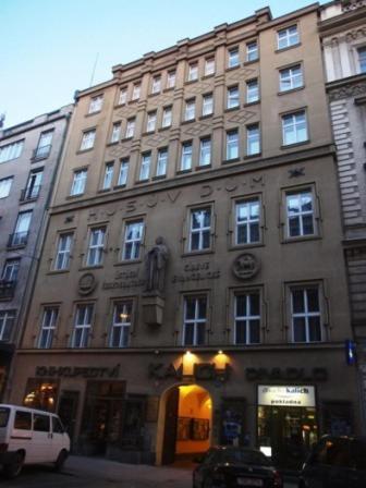 Church Pension Praha - Husuv Dum Eksteriør bilde